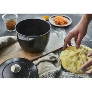 STAUB French Ovens*1.5 Qt, Petite French Oven, Black Matte