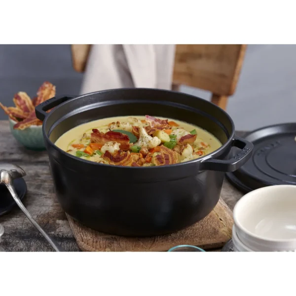 STAUB Dutch Ovens*7 Qt, Round, Cocotte, Black Matte